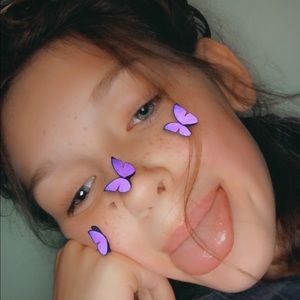 Meet your Posher, Emilia